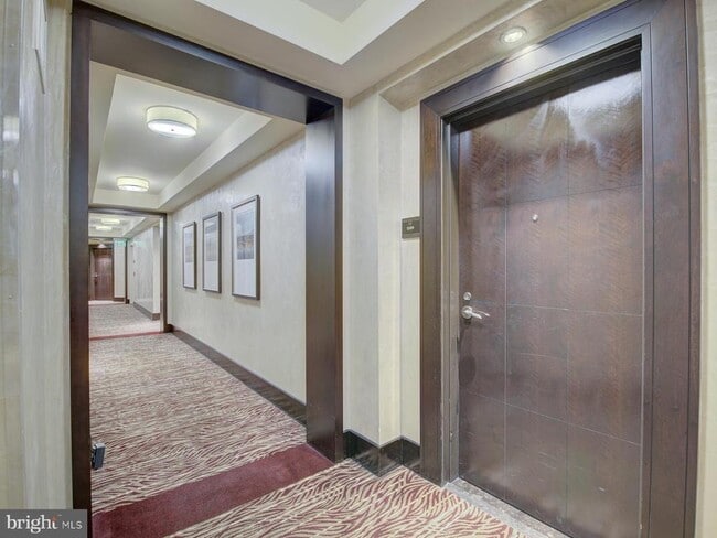 Building Photo - 1111 19th St N