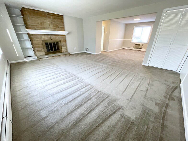 Living Room w/ Decorative Fireplace - 14 Pierce Ave
