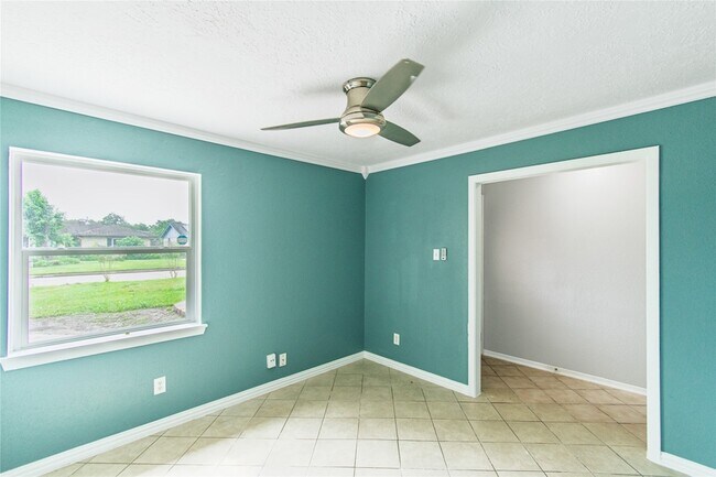Building Photo - 12906 Southspring Dr