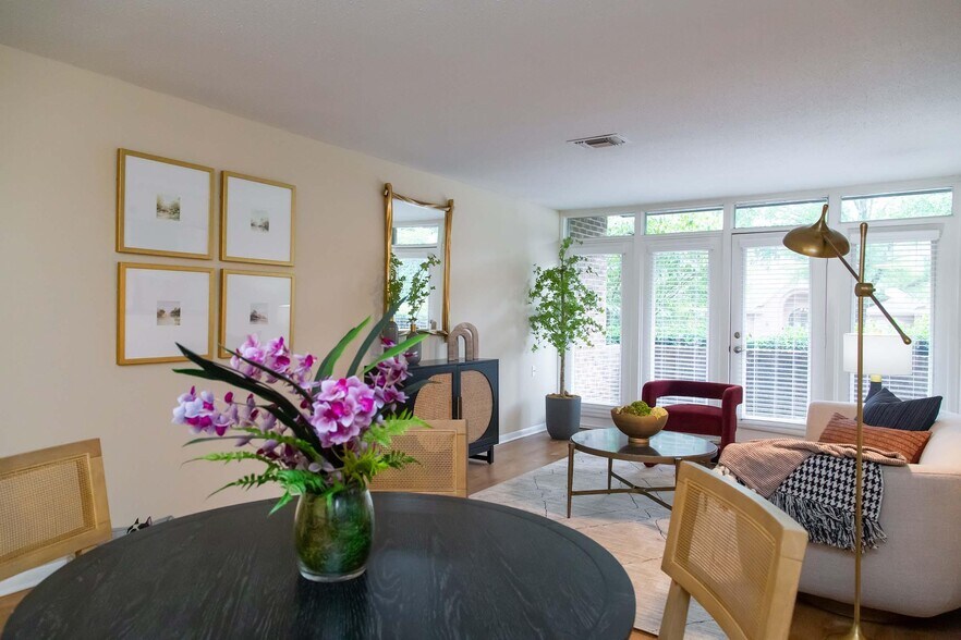 Building Photo - Windover