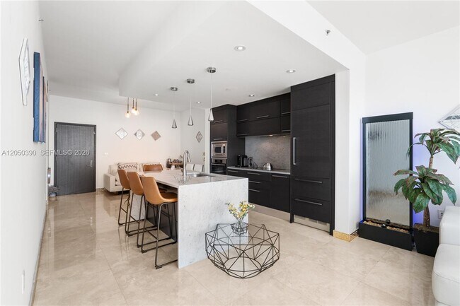 Building Photo - 900 Biscayne Blvd