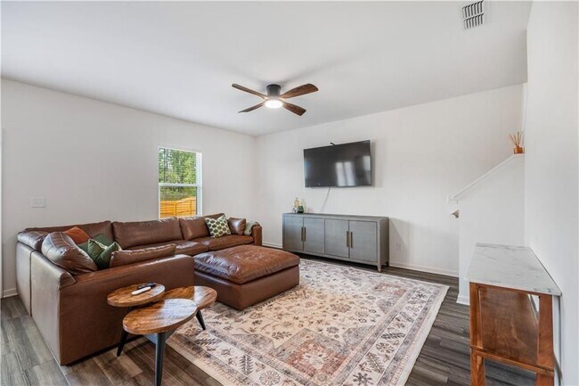 Building Photo - 157 Casteel Ln
