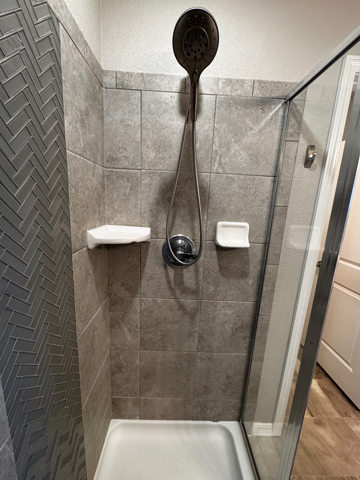 Walk in shower - 10831 Rowena Wy