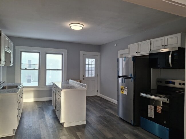 Building Photo - 14-18 Florence St