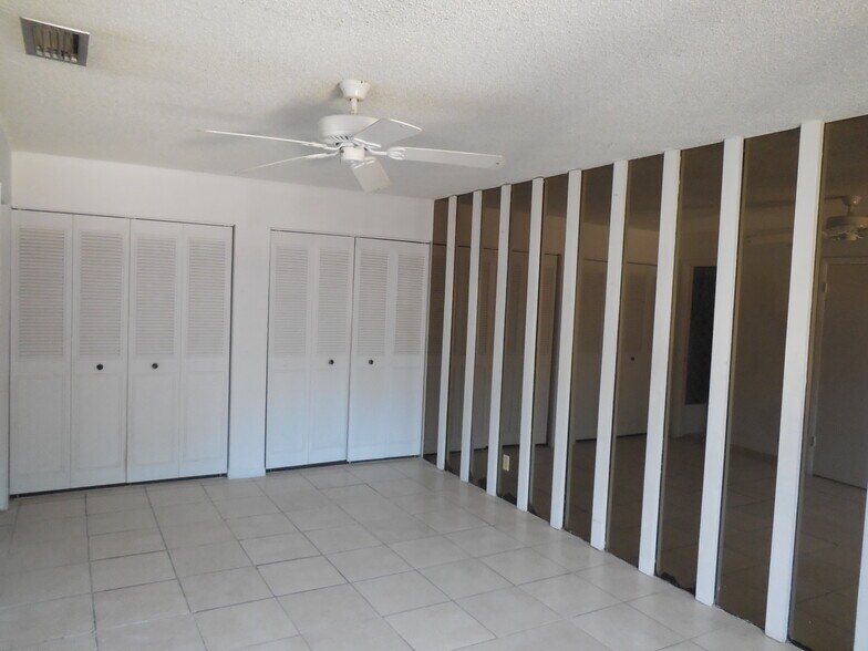 Building Photo - 5252 Bosque Ln