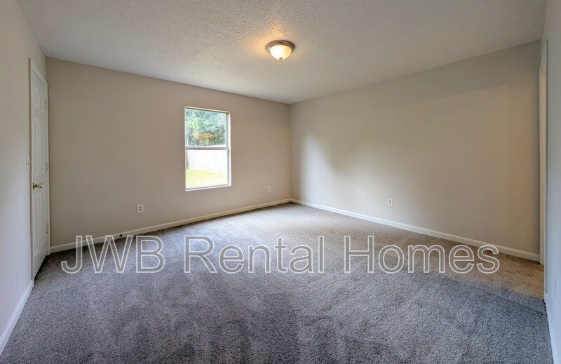 Building Photo - 8460 Kona Ave