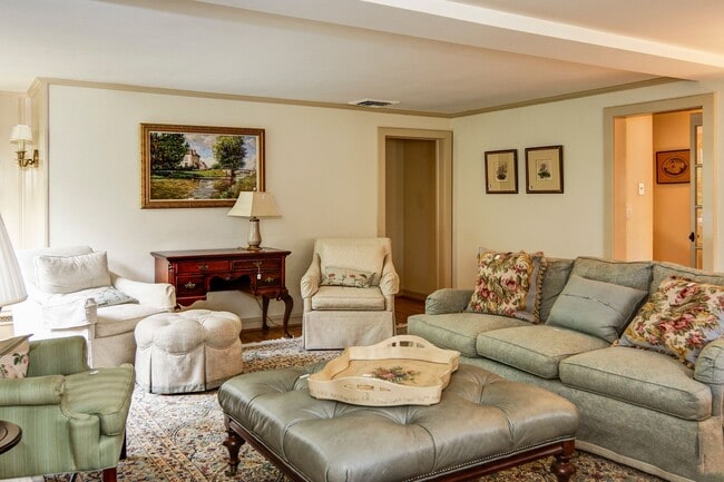 Building Photo - 148 Heritage Rd