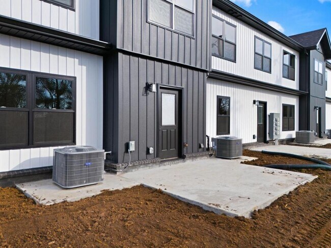 Building Photo - 804 Crozer Ave