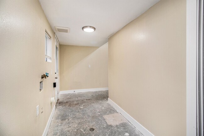 Building Photo - 12225 Dumas St