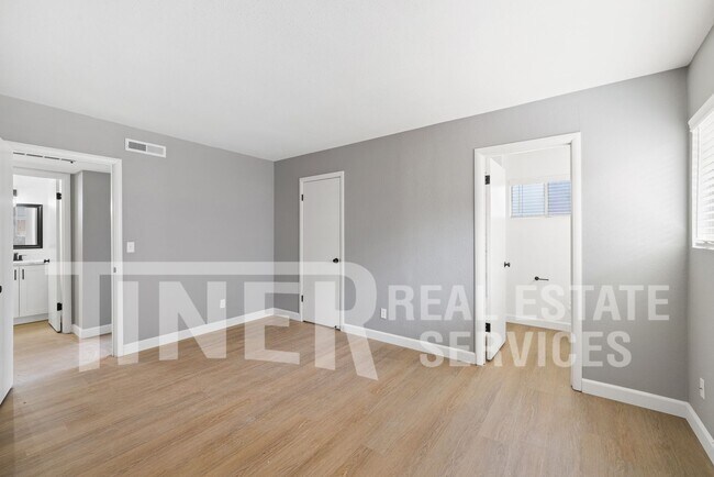 Building Photo - 4711 Large Oak Ct
