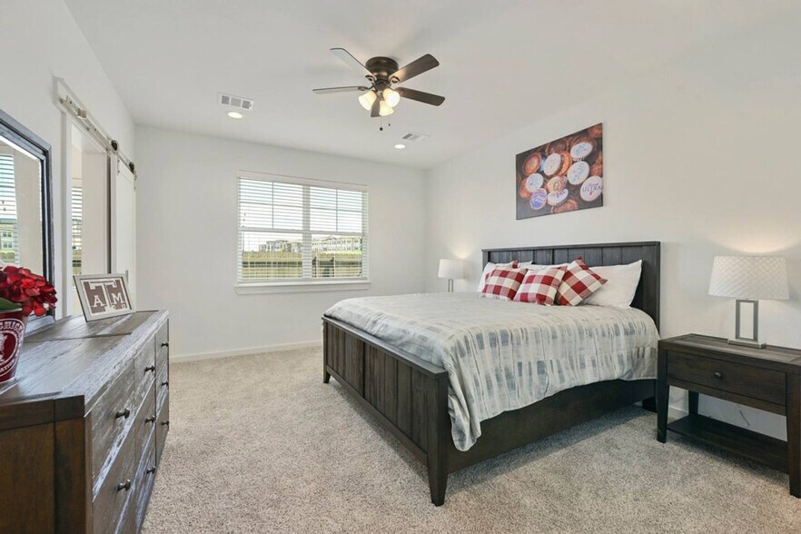 Building Photo - 5040 Mooney Fls Dr