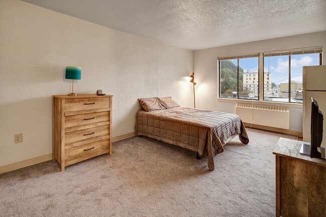 Mendenhall Tower Apartments - Bedroom - Mendenhall Tower