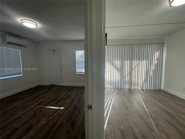 Building Photo - 4249 Bougainvilla Dr