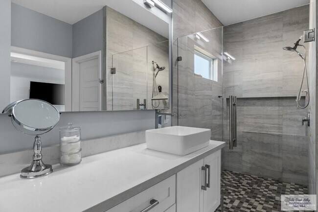 Building Photo - 32 Stone Oak Dr