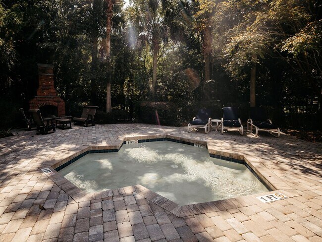 Building Photo - Concord West Of The Ashley 3 bed 2bath