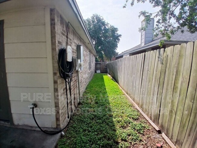 Building Photo - 7609 Cold Springs Dr