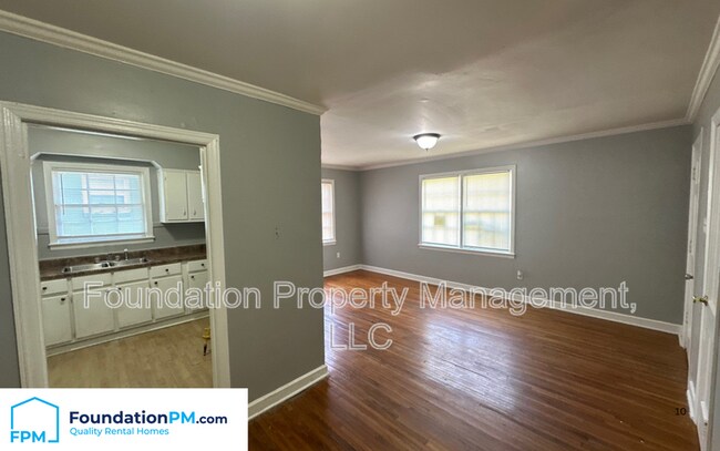 Building Photo - 44 N Holmes St