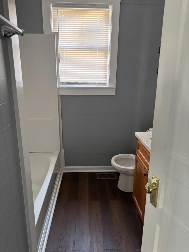 Building Photo - 226 Cumberland Dr