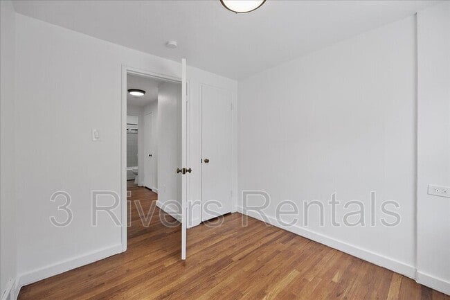 Building Photo - 2182 Pauline Ave