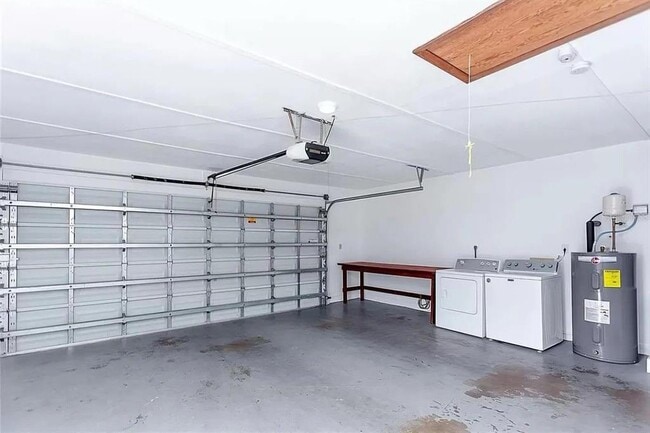 Building Photo - 244 Myrtle Ct