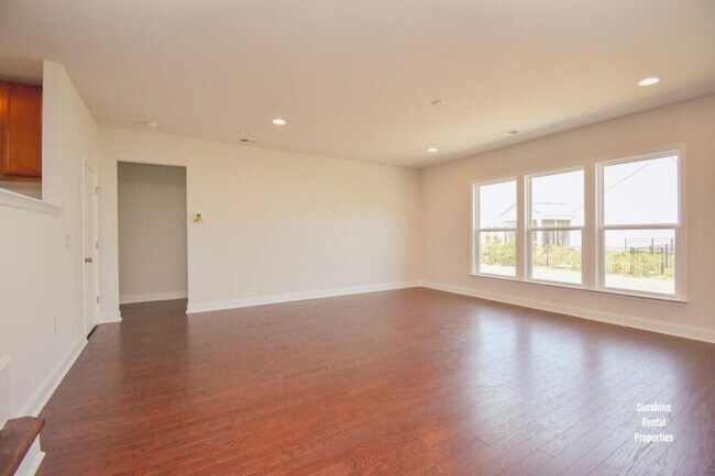 Building Photo - 2588 Great Scott Dr