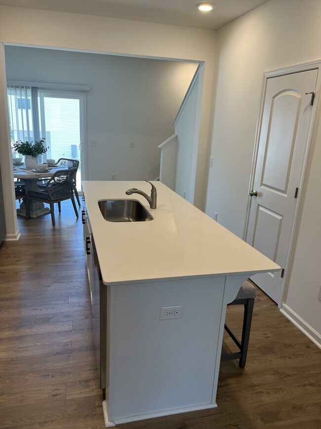 Building Photo - 230 1st St