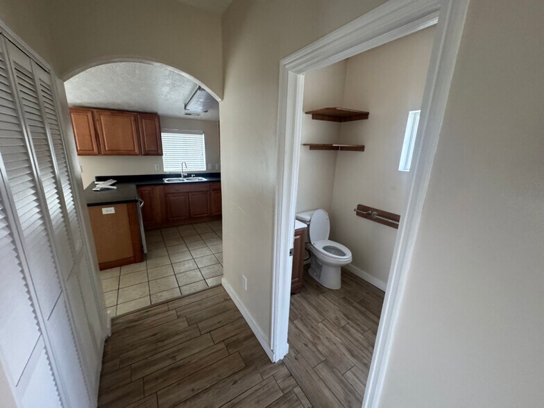 Building Photo - 59 E 400 N