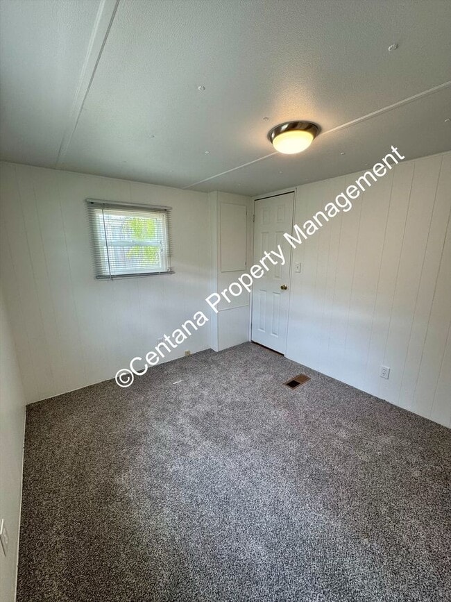 Building Photo - 2 bedroom in the Cobban Courts!