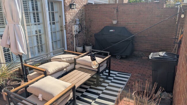 Building Photo - 10939 Wickshire Way