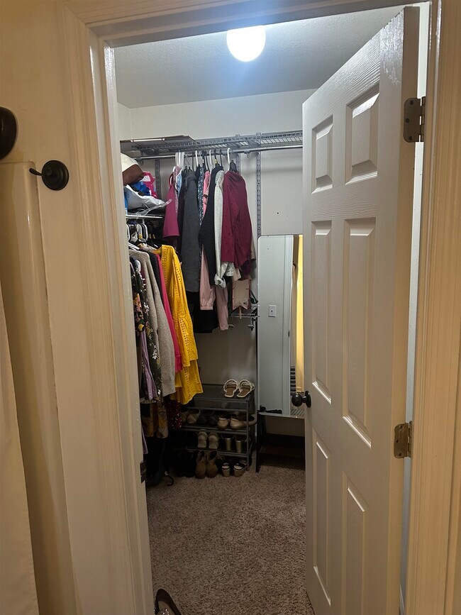 Building Photo - 3140 Camelliawood Cir W