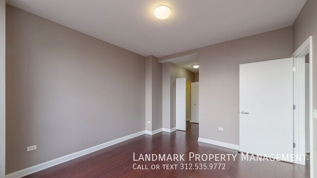 Building Photo - 1600 S Prairie Ave