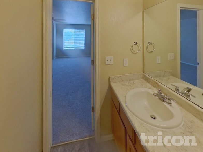Building Photo - 2528 Gilpin Ave