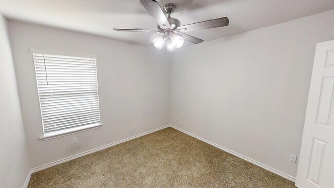 Building Photo - "Charming 4-Bed Oasis with Granite Touches in Nolanville – 1737 Sq Ft of Comfort!"