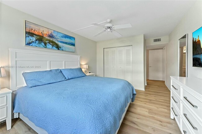 Building Photo - 3540 S Ocean Blvd