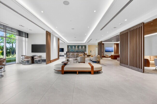 Building Photo - 220 Lake Shore Dr