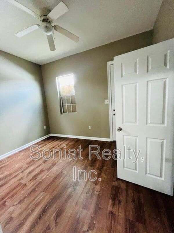 Building Photo - 2645 N Galvez St