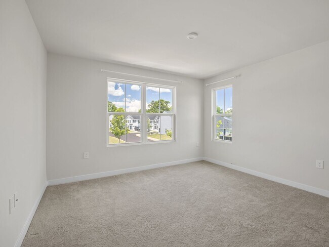 Building Photo - Move In Special - Greenville Dream Townhome: Modern 3 BR, 2.5 BA Steps from the Swamp Rabbit Trai...