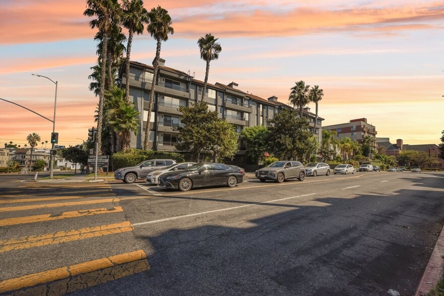 Primary Photo - 310 South Virgil Ave