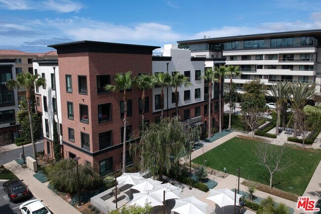 Building Photo - 12534 W Fielding Circle