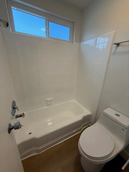 Building Photo - 3806 Pacific Ave