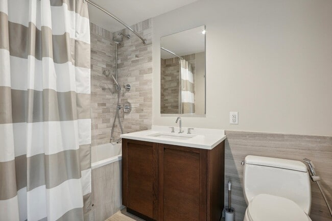 Building Photo - 1000 Ave at Port Imperial