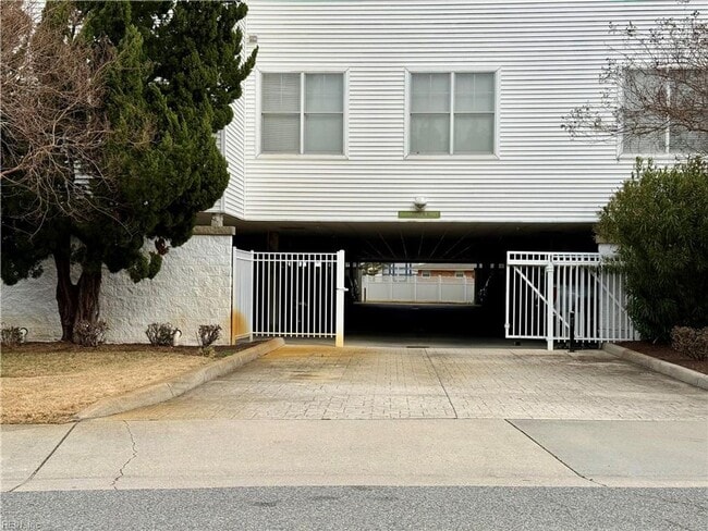 Building Photo - Coastal Comfort: Spacious 2-Bedroom Condo Retreat in Virginia Beach