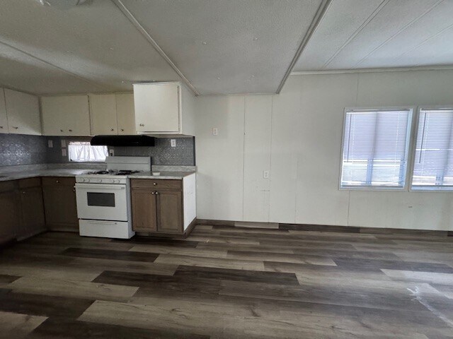 Building Photo - 1845 Coral Isle Dr