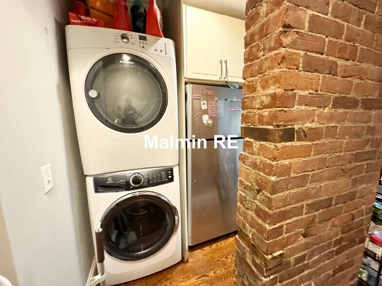 Building Photo - 777 Parker St