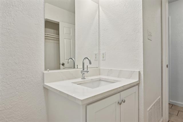 Building Photo - 11107 Freedom Way