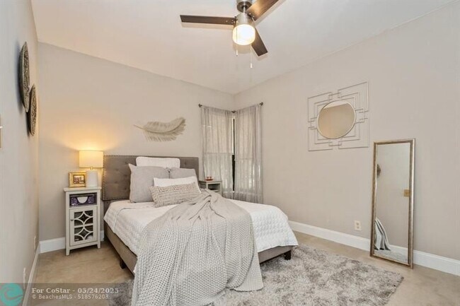 Building Photo - 4485 Carambola Cir N