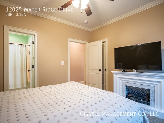 Building Photo - 12025 Water Ridge Dr