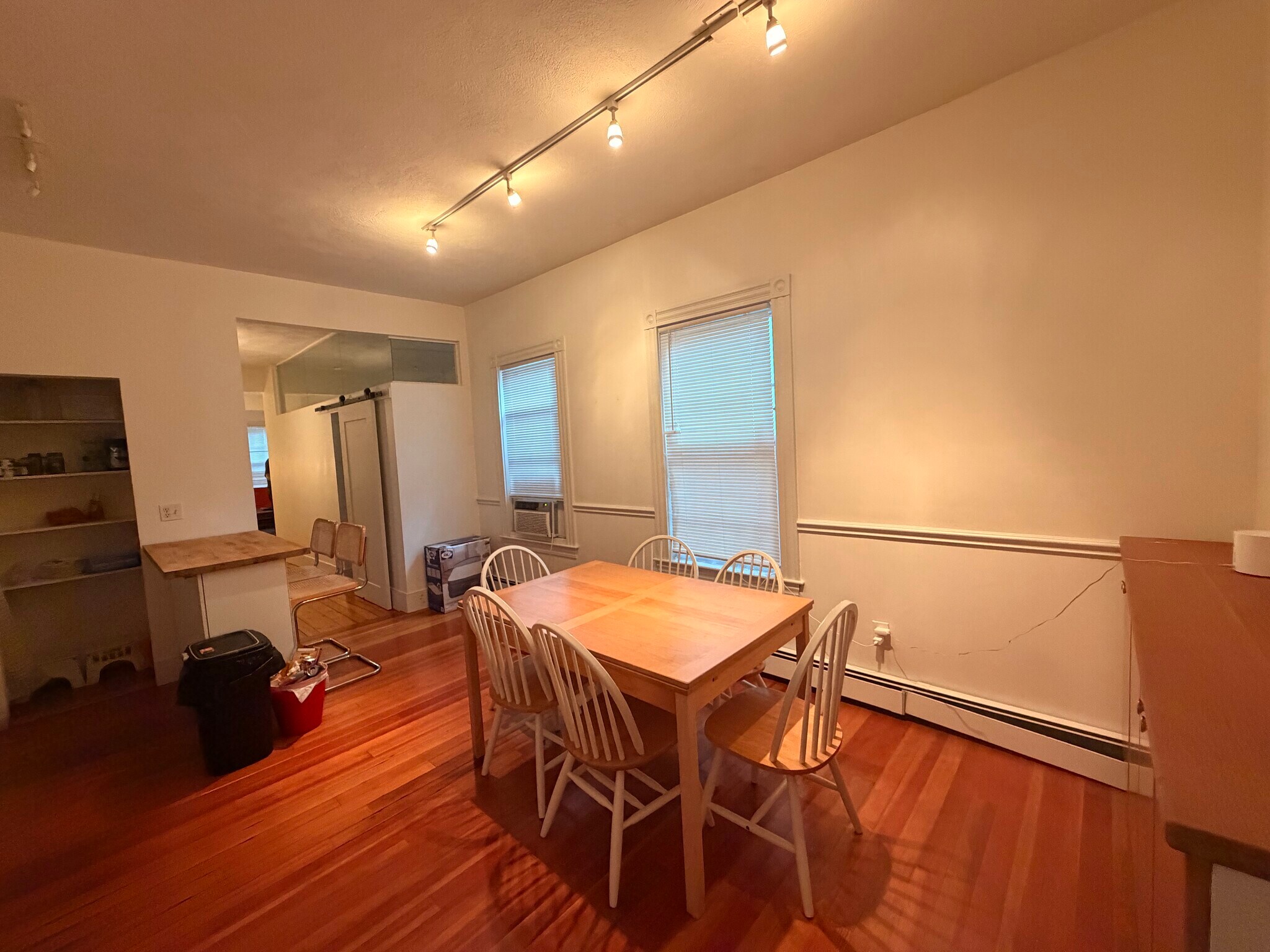 Building Photo - 106 Pleasant St