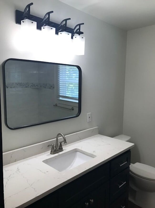 Building Photo - Breckenridge House