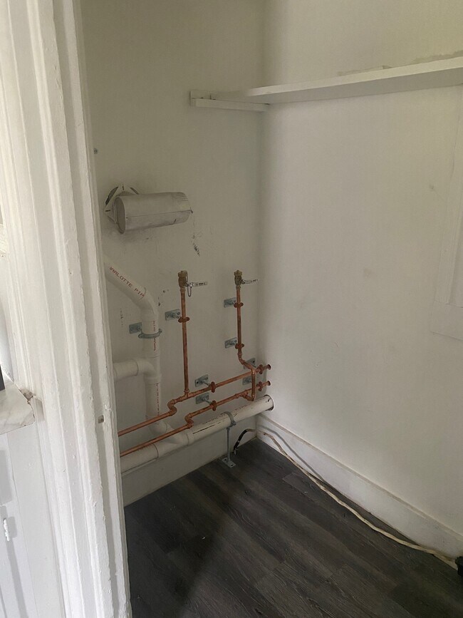 Building Photo - 12 E Sunnyside Way